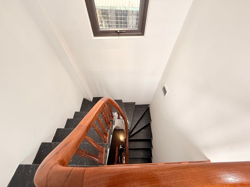 Bán nhà ngõ Văn Hương - diện tích 25,2m2 5 tầng - Nhà đẹp hiếm có - giá 7,75 tỷ