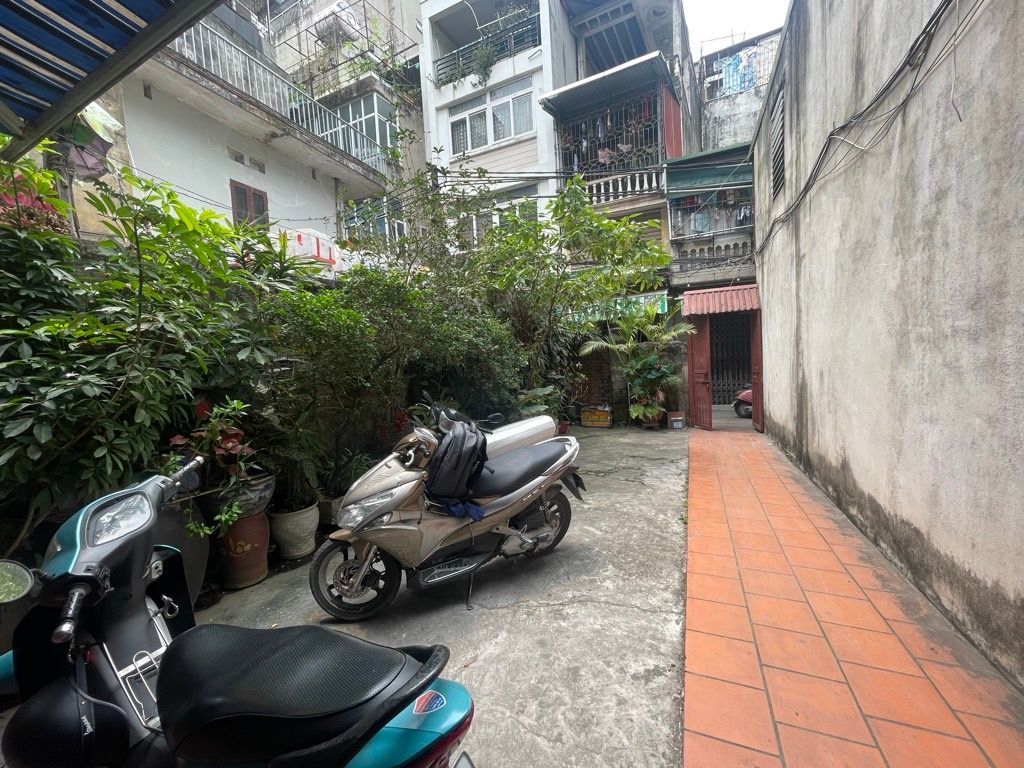 Bán nhà Minh Khai - diện tích 27.4m2 1 tầng - Lô góc - giá 5,9 tỷ