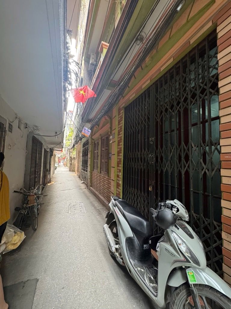 Bán nhà Yên Lãng - diện tích 35m2 4 tầng - Nhà ngõ thông kinh doanh - giá 10,5 tỷ