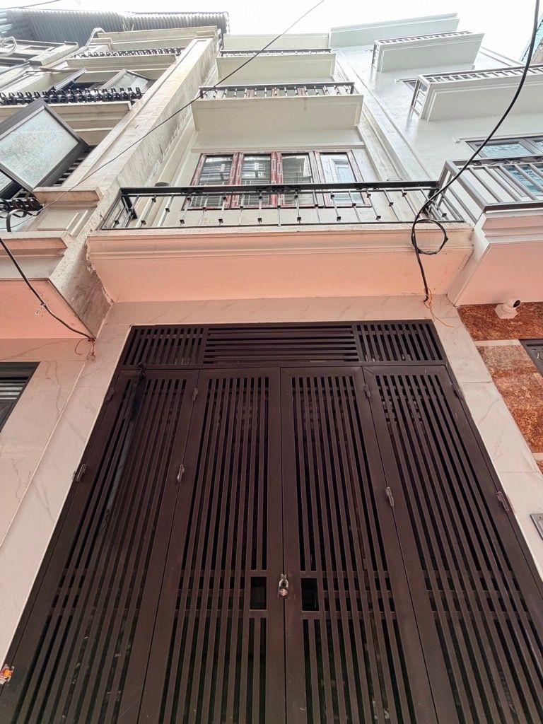 Bán nhà Thanh Lân - diện tích 34.2m2 4 tầng - Nhà mới full nội thất - giá 6,3 tỷ