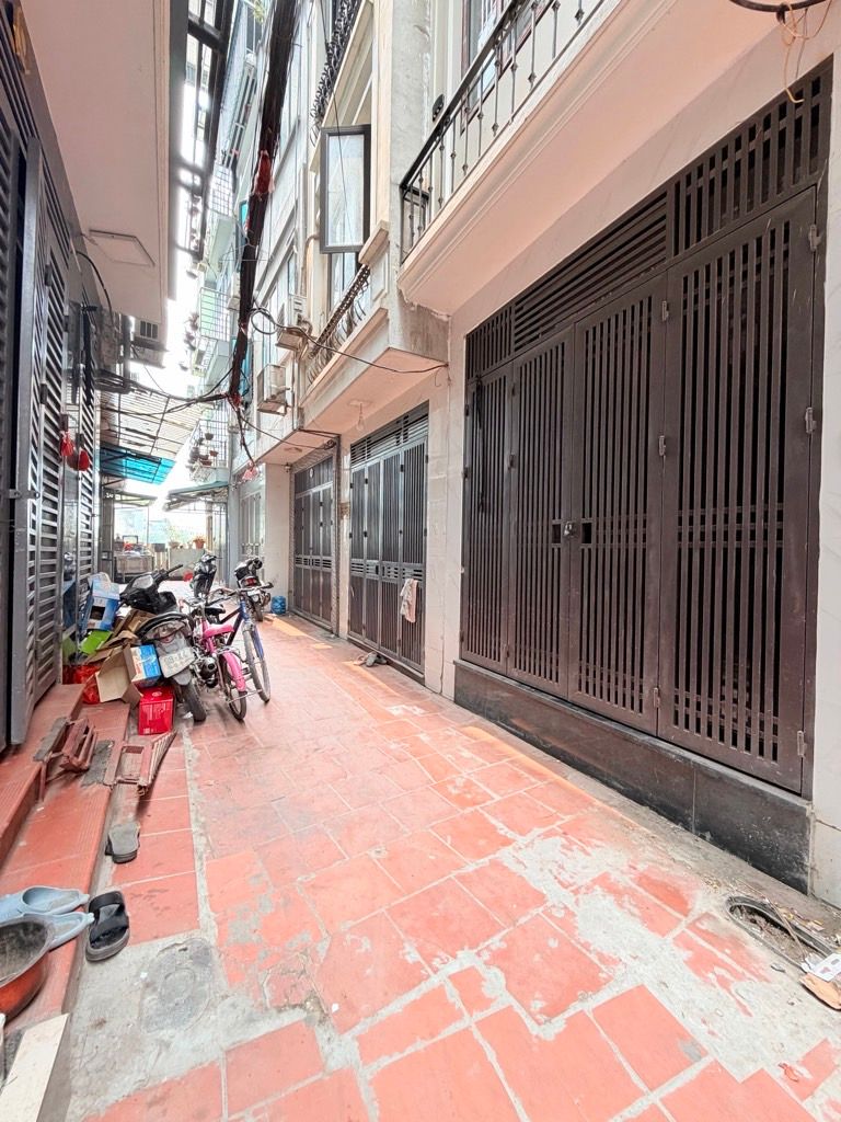 Bán nhà Thanh Lân - diện tích 34.2m2 4 tầng - Nhà mới full nội thất - giá 6,3 tỷ