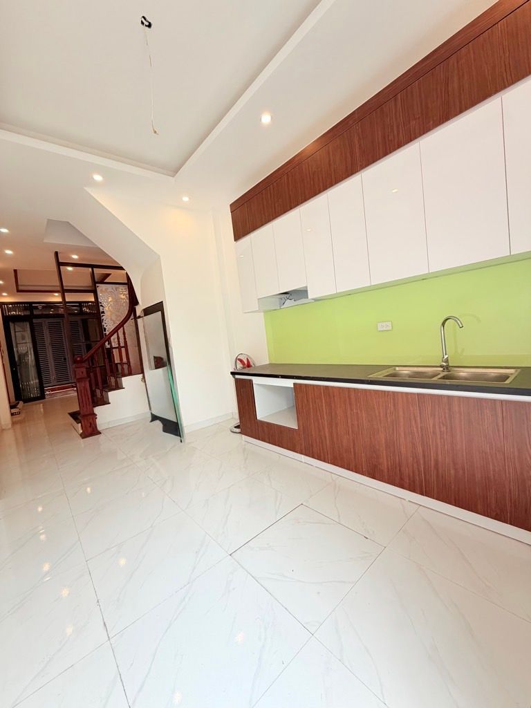 Bán nhà Thanh Lân - diện tích 34.2m2 4 tầng - Nhà mới full nội thất - giá 6,3 tỷ