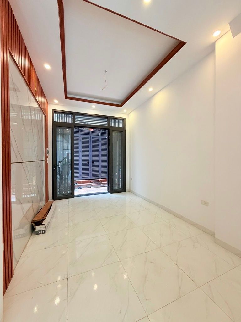 Bán nhà Thanh Lân - diện tích 34.2m2 4 tầng - Nhà mới full nội thất - giá 6,3 tỷ