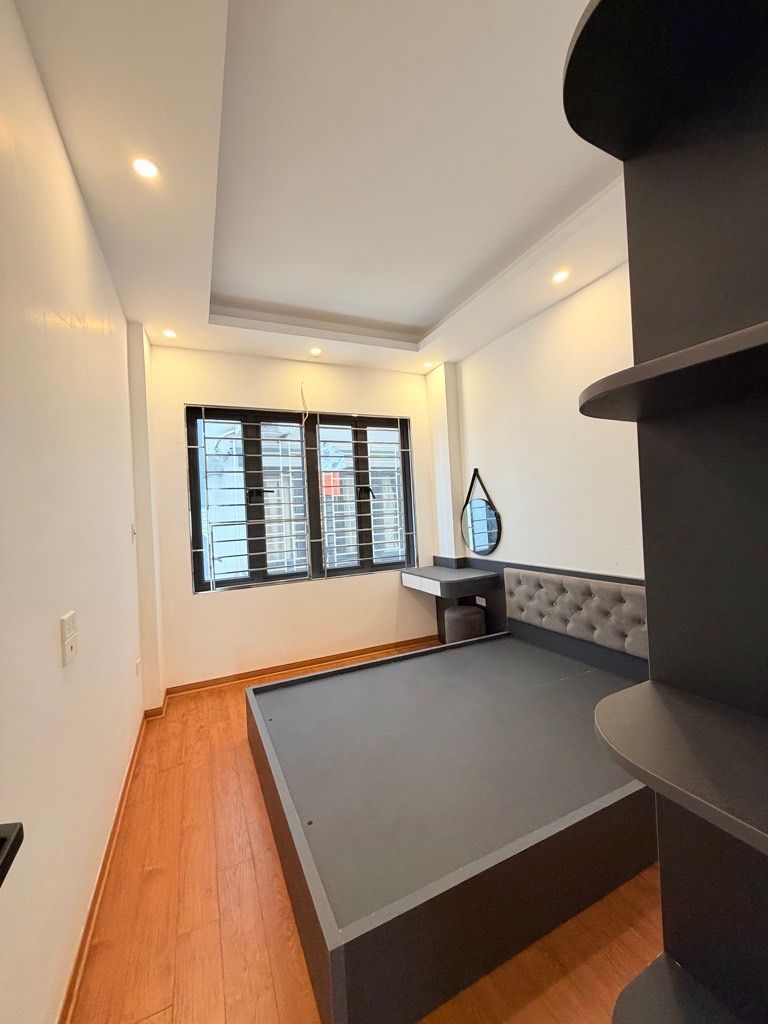 Bán nhà Thanh Lân - diện tích 34.2m2 4 tầng - Nhà mới full nội thất - giá 6,3 tỷ