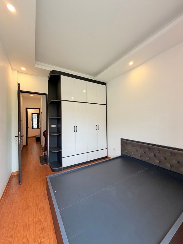 Bán nhà Thanh Lân - diện tích 34.2m2 4 tầng - Nhà mới full nội thất - giá 6,3 tỷ