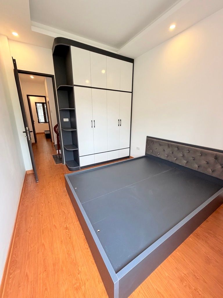 Bán nhà Thanh Lân - diện tích 34.2m2 4 tầng - Nhà mới full nội thất - giá 6,3 tỷ