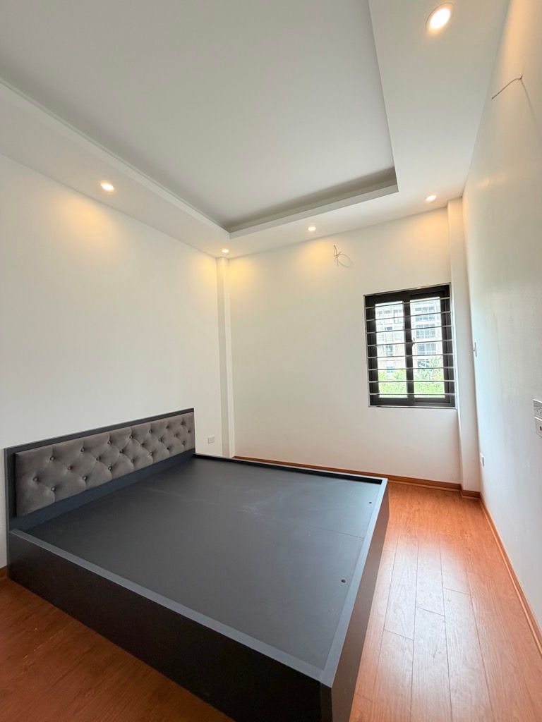 Bán nhà Thanh Lân - diện tích 34.2m2 4 tầng - Nhà mới full nội thất - giá 6,3 tỷ