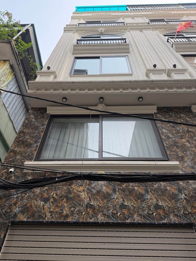 Bán nhà Trương Định - diện tích 30m2 6 tầng - Lô góc, ô tô đỗ cửa - giá 12,4 tỷ