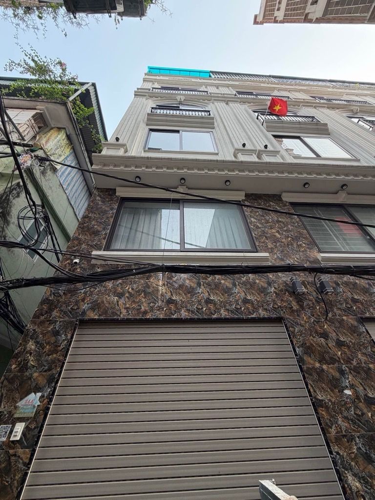 Bán nhà Trương Định - diện tích 30m2 6 tầng - Lô góc, ô tô đỗ cửa - giá 12,4 tỷ