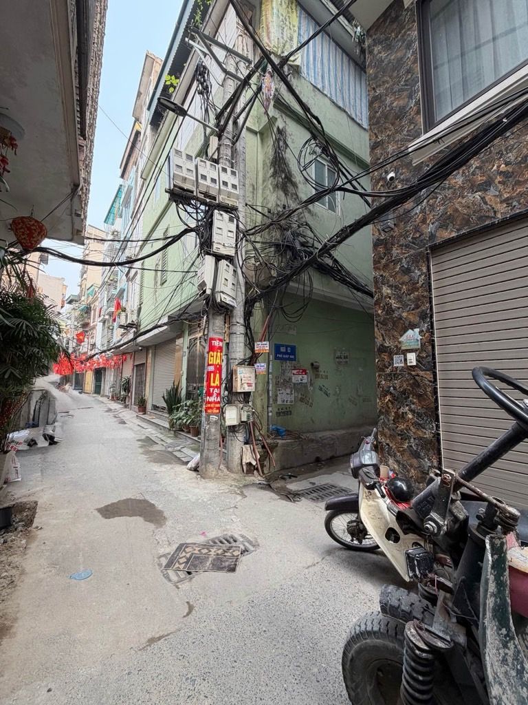 Bán nhà Trương Định - diện tích 30m2 6 tầng - Lô góc, ô tô đỗ cửa - giá 12,4 tỷ