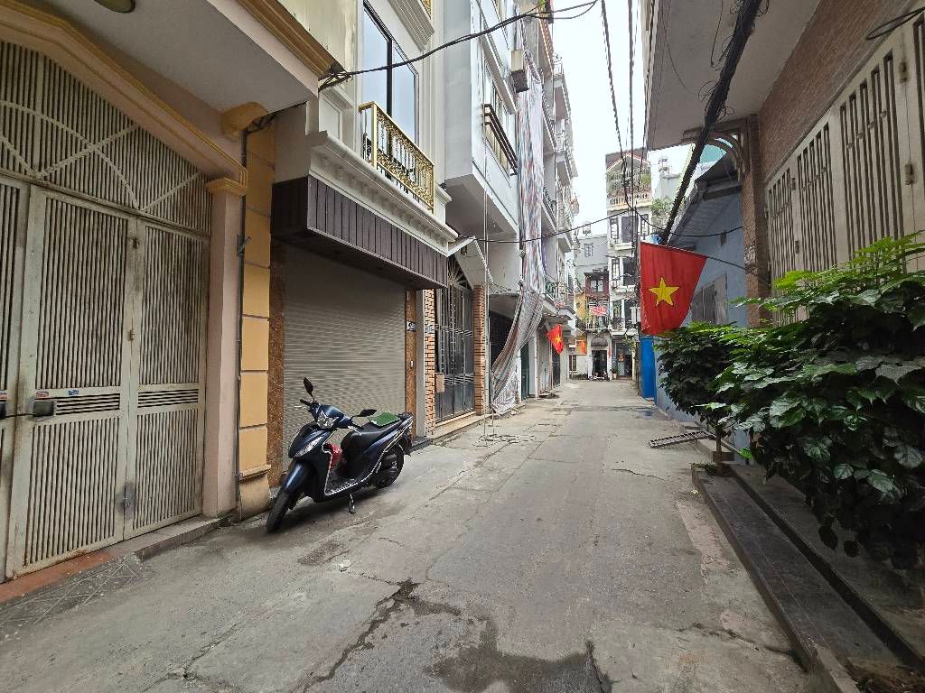 Bán nhà Hoàng Mai - diện tích 39m2 5 tầng - Ô TÔ 7 CHỖ QUA NHÀ - giá 17 tỷ