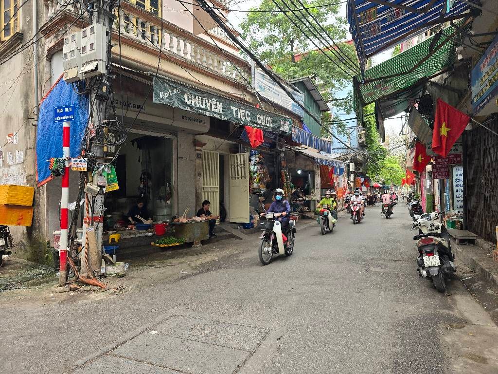 Bán nhà Hoàng Mai - diện tích 39m2 5 tầng - Ô TÔ 7 CHỖ QUA NHÀ - giá 17 tỷ