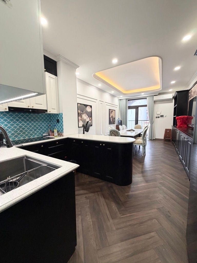 Bán nhà Vương Thừa Vũ - diện tích 44.3m2 5 tầng - thang máy nhập khẩu - giá 15,2 tỷ