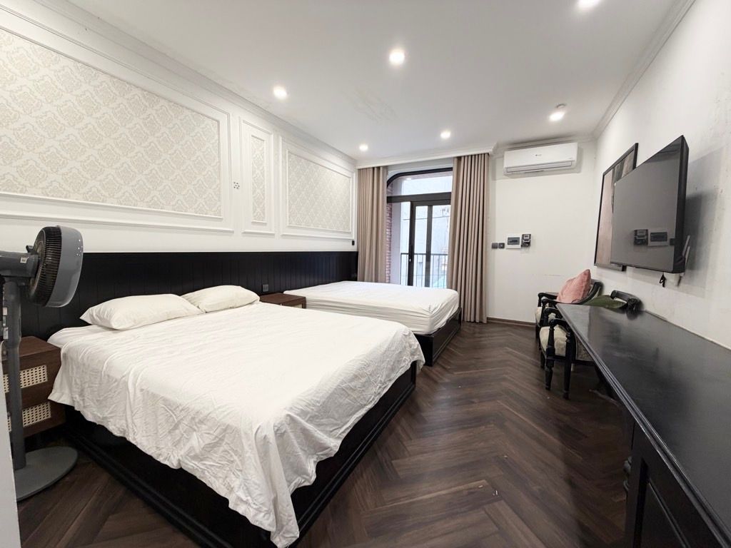 Bán nhà Vương Thừa Vũ - diện tích 44.3m2 5 tầng - thang máy nhập khẩu - giá 15,2 tỷ