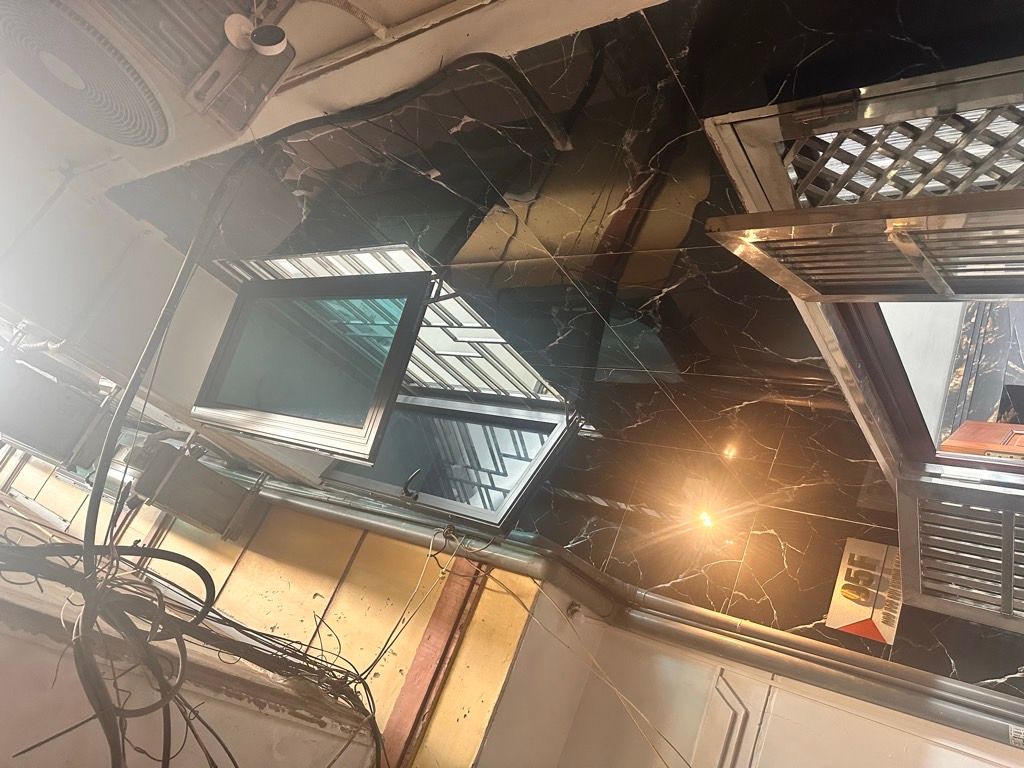 Bán nhà Vũ Tông Phan - diện tích 33m2 6 tầng - Ô TÔ LÙI CỔNG - giá 10,9 tỷ