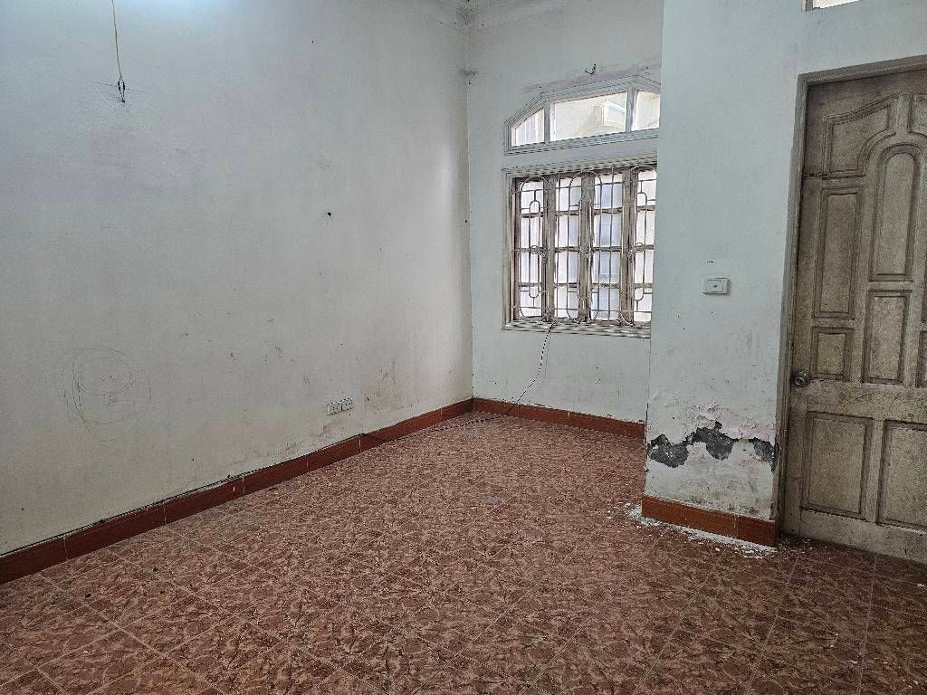 Bán nhà Giải Phóng - diện tích 39m2 4 tầng - ô tô đỗ cửa - giá 11 tỷ