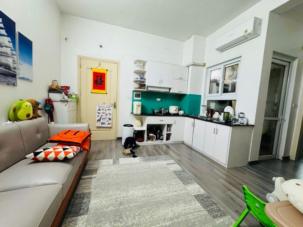 Bán nhà Nghiêm Xuân Yêm - diện tích 53.6m2 21 tầng - Nhà đẹp ở ngay - giá 4 tỷ