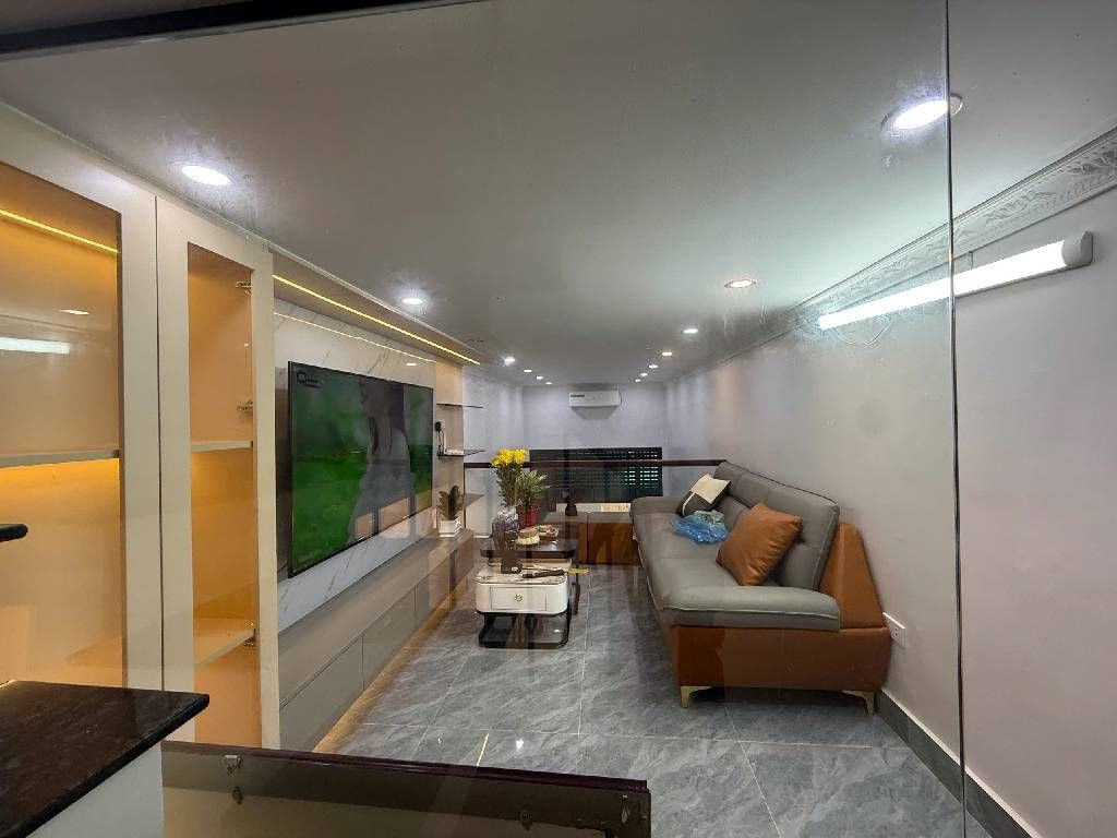 Bán nhà Thịnh Quang - diện tích 24m2 5 tầng - Ngõ thông tứ tung - giá 8,5 tỷ