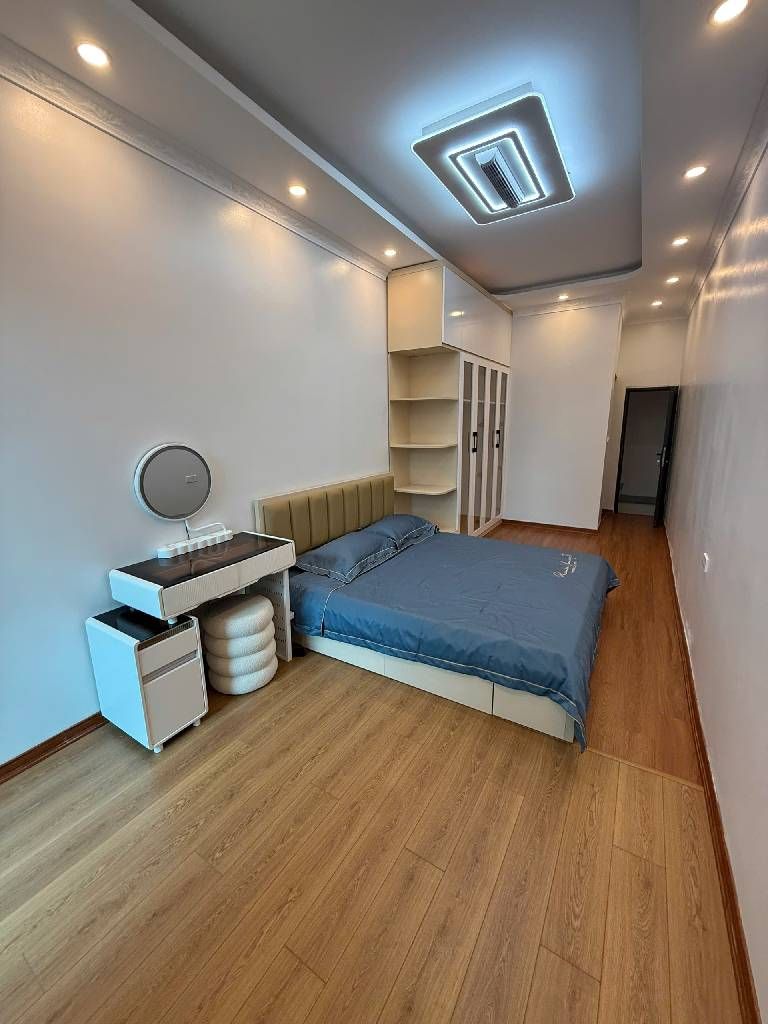 Bán nhà Thịnh Quang - diện tích 24m2 5 tầng - Ngõ thông tứ tung - giá 8,5 tỷ