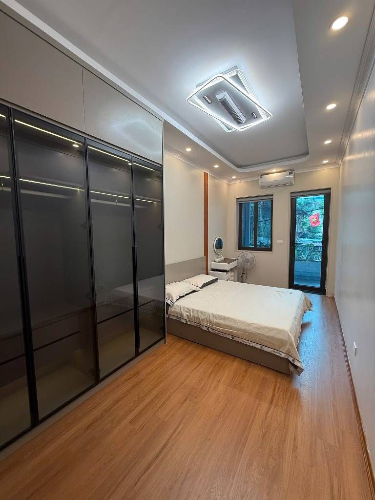 Bán nhà Thịnh Quang - diện tích 24m2 5 tầng - Ngõ thông tứ tung - giá 8,5 tỷ