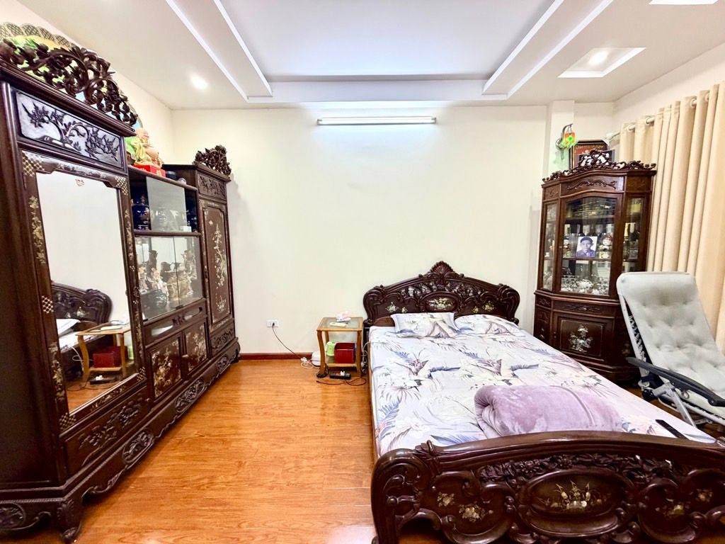 Bán nhà Kim Ngưu - diện tích 45m2 5 tầng - lô góc 3 mặt thoáng - giá 12,5 tỷ