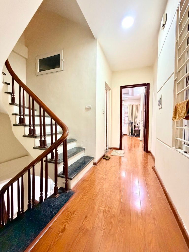 Bán nhà Kim Ngưu - diện tích 45m2 5 tầng - lô góc 3 mặt thoáng - giá 12,5 tỷ