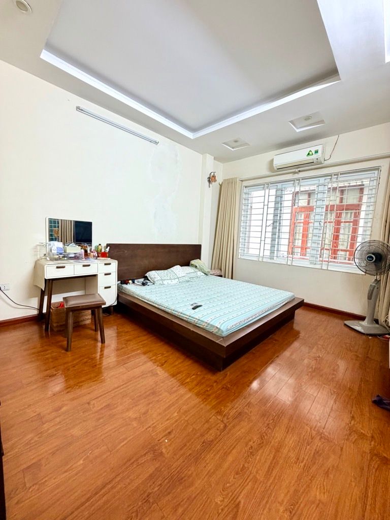 Bán nhà Kim Ngưu - diện tích 45m2 5 tầng - lô góc 3 mặt thoáng - giá 12,5 tỷ