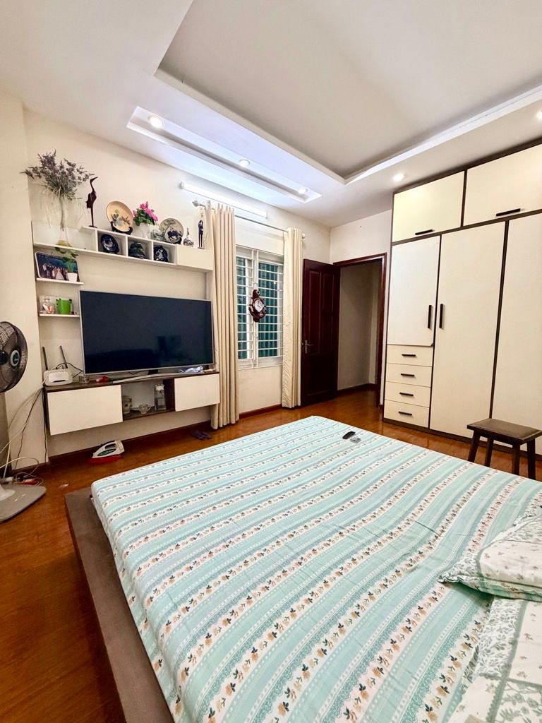 Bán nhà Kim Ngưu - diện tích 45m2 5 tầng - lô góc 3 mặt thoáng - giá 12,5 tỷ