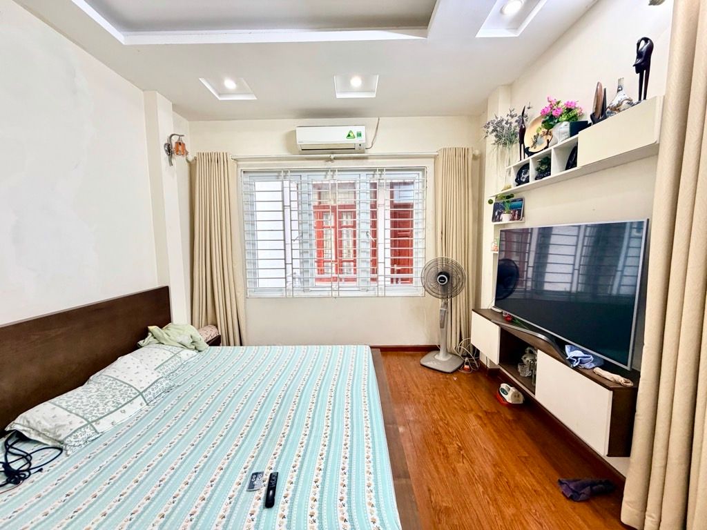 Bán nhà Kim Ngưu - diện tích 45m2 5 tầng - lô góc 3 mặt thoáng - giá 12,5 tỷ