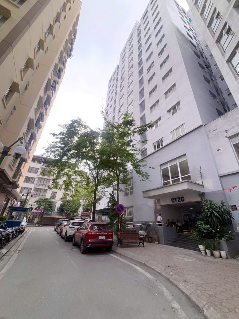 Bán nhà Hoàng Cầu - diện tích 69m2 1 tầng - CỰC HIẾM-CĂN CHUNG CƯ HOA HẬU PHỐ HOÀNG CẦU - giá 7,5 tỷ