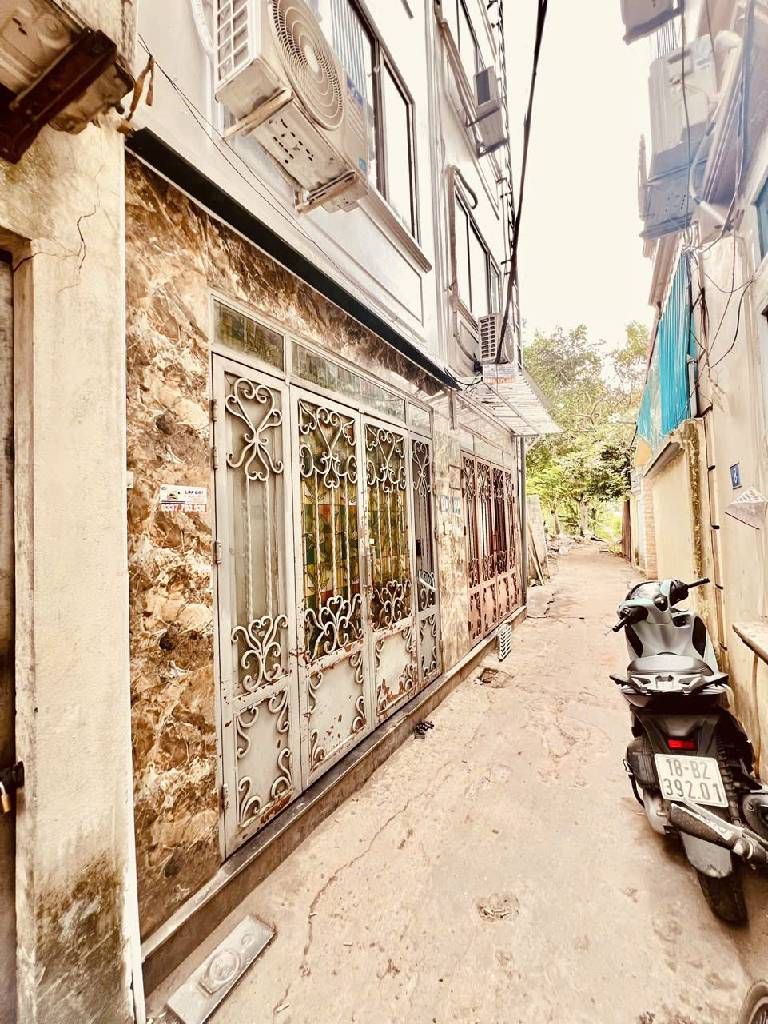 Bán nhà Lĩnh Nam - diện tích 35.6m2 6 tầng - ô tô tránh - giá 7,5 tỷ