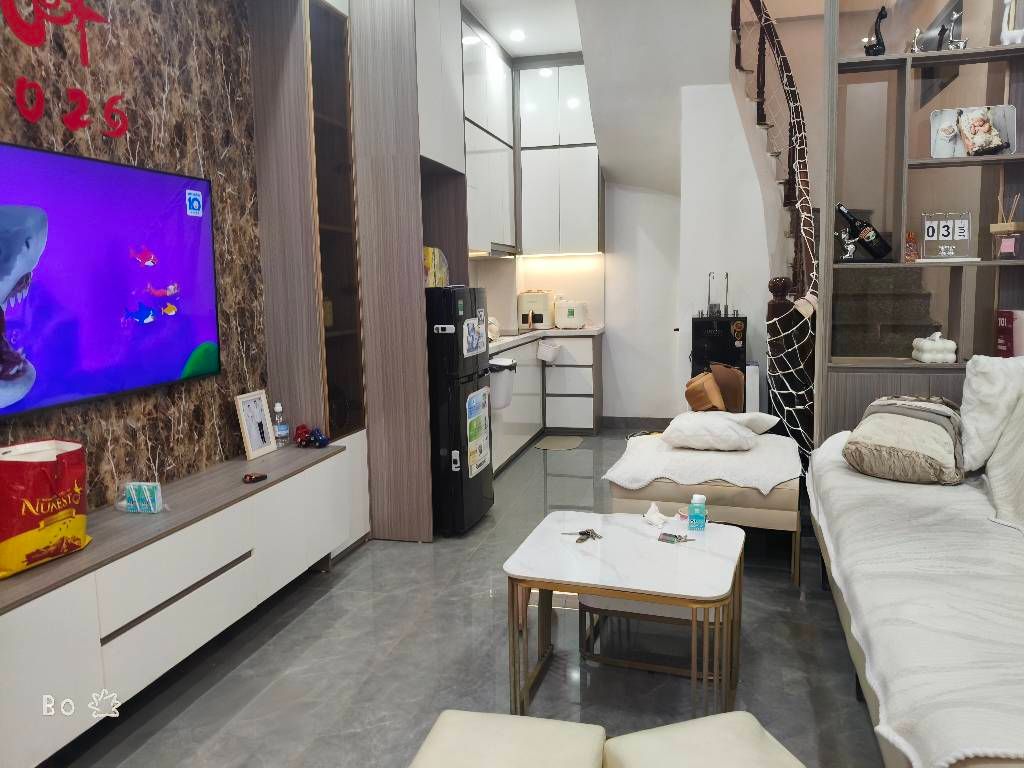 Bán nhà Giải phóng - diện tích 30m2 5 tầng - ô tô đỗ cổng - giá 8,2 tỷ