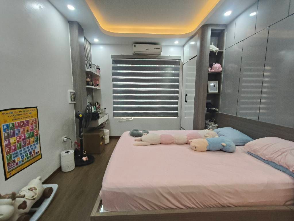 Bán nhà Giải phóng - diện tích 30m2 5 tầng - ô tô đỗ cổng - giá 8,2 tỷ