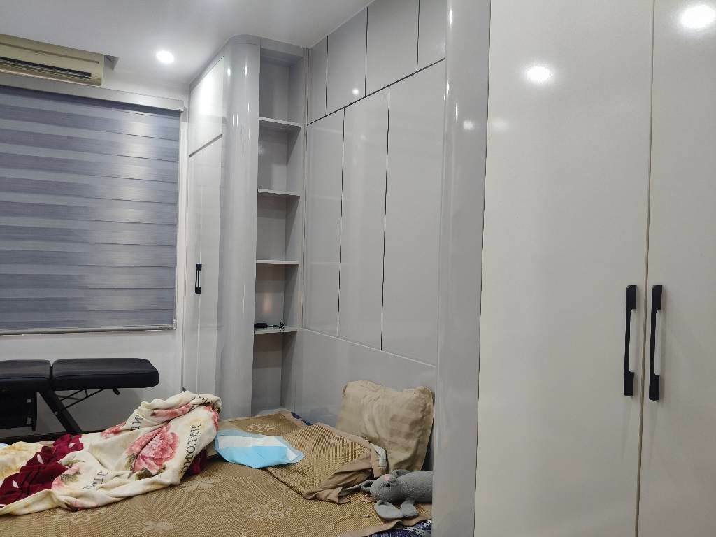 Bán nhà Giải phóng - diện tích 30m2 5 tầng - ô tô đỗ cổng - giá 8,2 tỷ