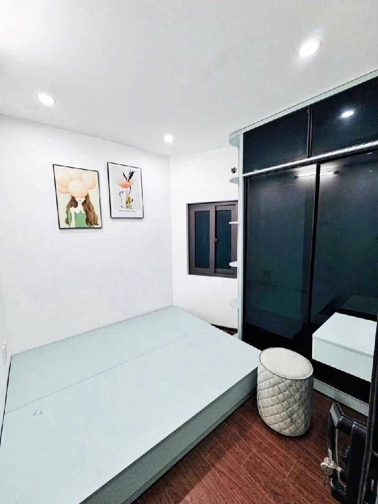 Bán nhà đê la thành - diện tích 14.4m2 4 tầng - 2 PN + 2WC đủ công năng - giá 3,48 tỷ