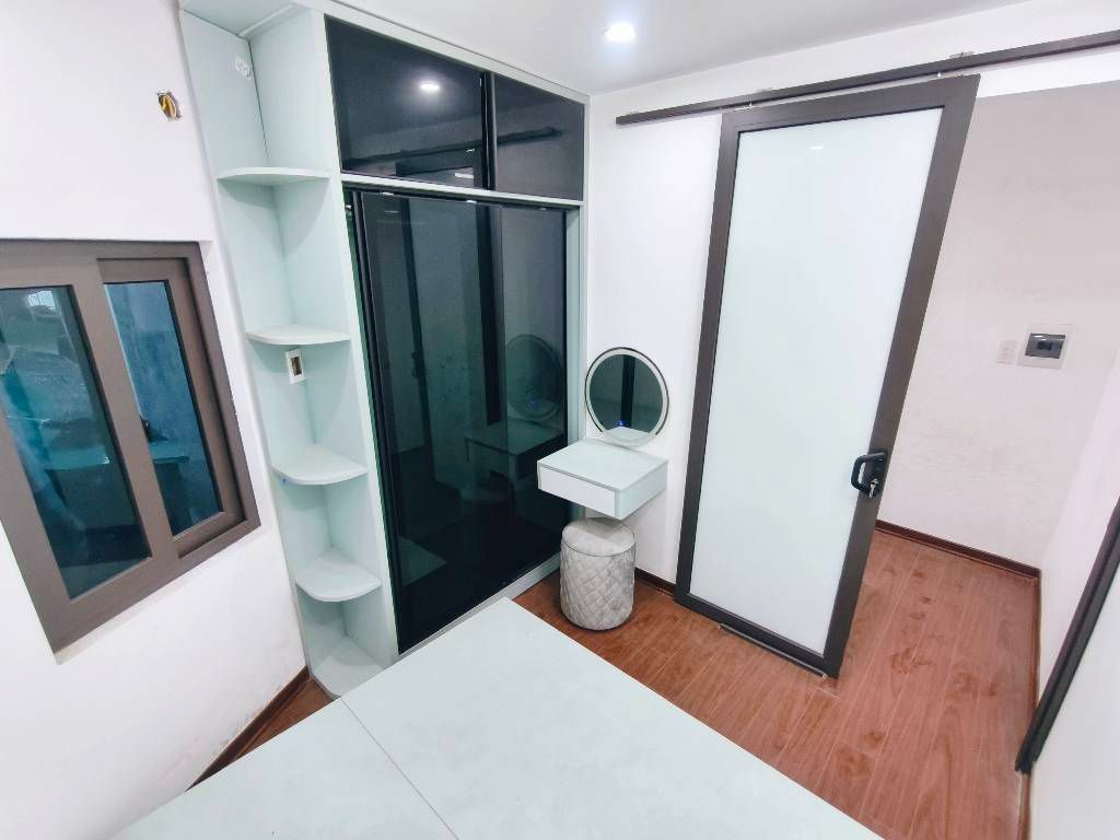 Bán nhà đê la thành - diện tích 14.4m2 4 tầng - 2 PN + 2WC đủ công năng - giá 3,48 tỷ