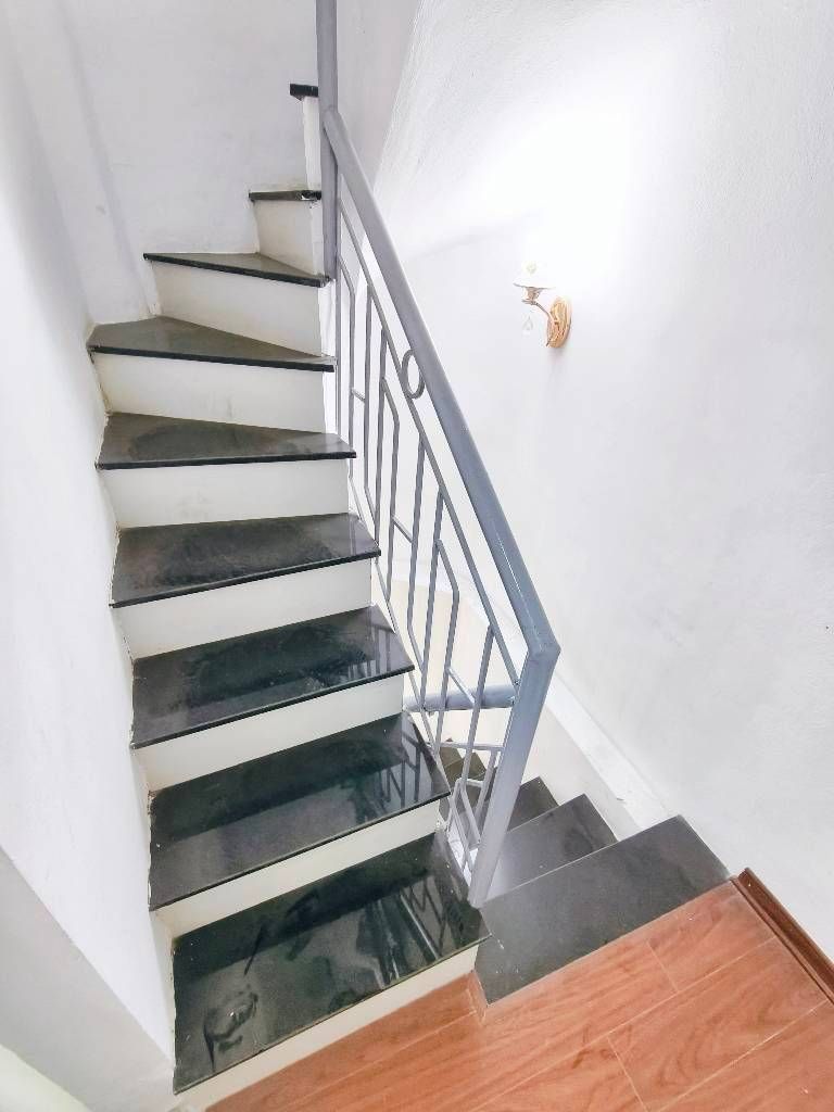 Bán nhà đê la thành - diện tích 14.4m2 4 tầng - 2 PN + 2WC đủ công năng - giá 3,48 tỷ