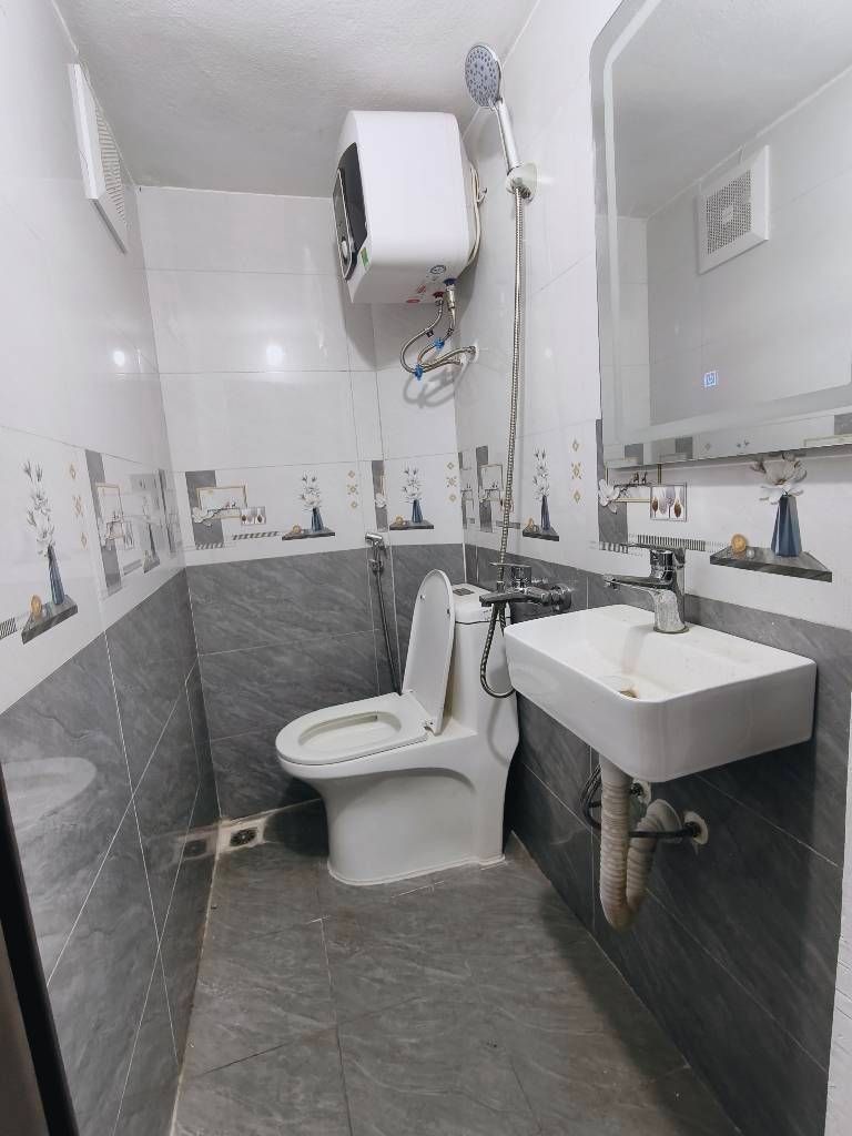 Bán nhà đê la thành - diện tích 14.4m2 4 tầng - 2 PN + 2WC đủ công năng - giá 3,48 tỷ