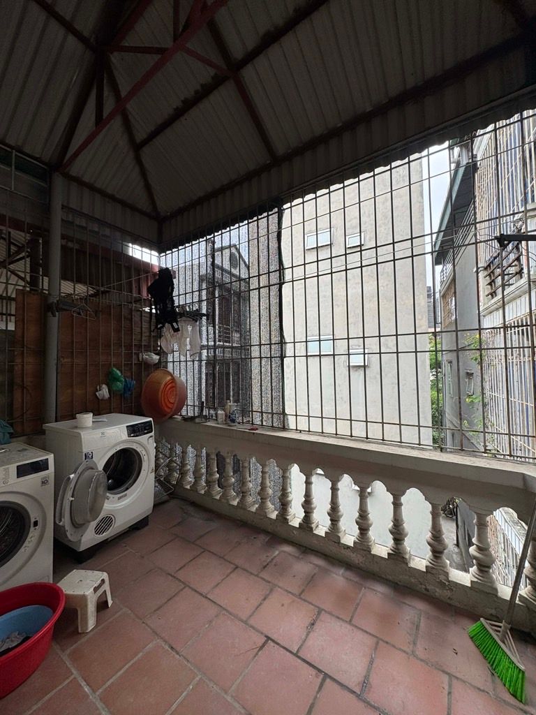 Bán nhà Kim Giang - diện tích 62.6m2 3 tầng - Ngõ gần ô tô - giá 12 tỷ