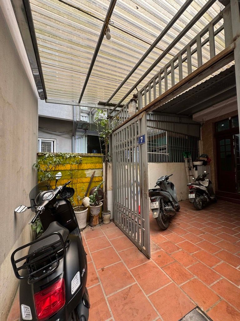 Bán nhà Kim Giang - diện tích 62.6m2 3 tầng - Ngõ gần ô tô - giá 12 tỷ