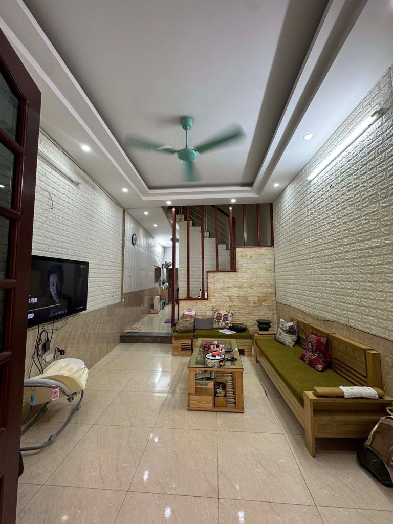 Bán nhà Kim Giang - diện tích 62.6m2 3 tầng - Ngõ gần ô tô - giá 12 tỷ