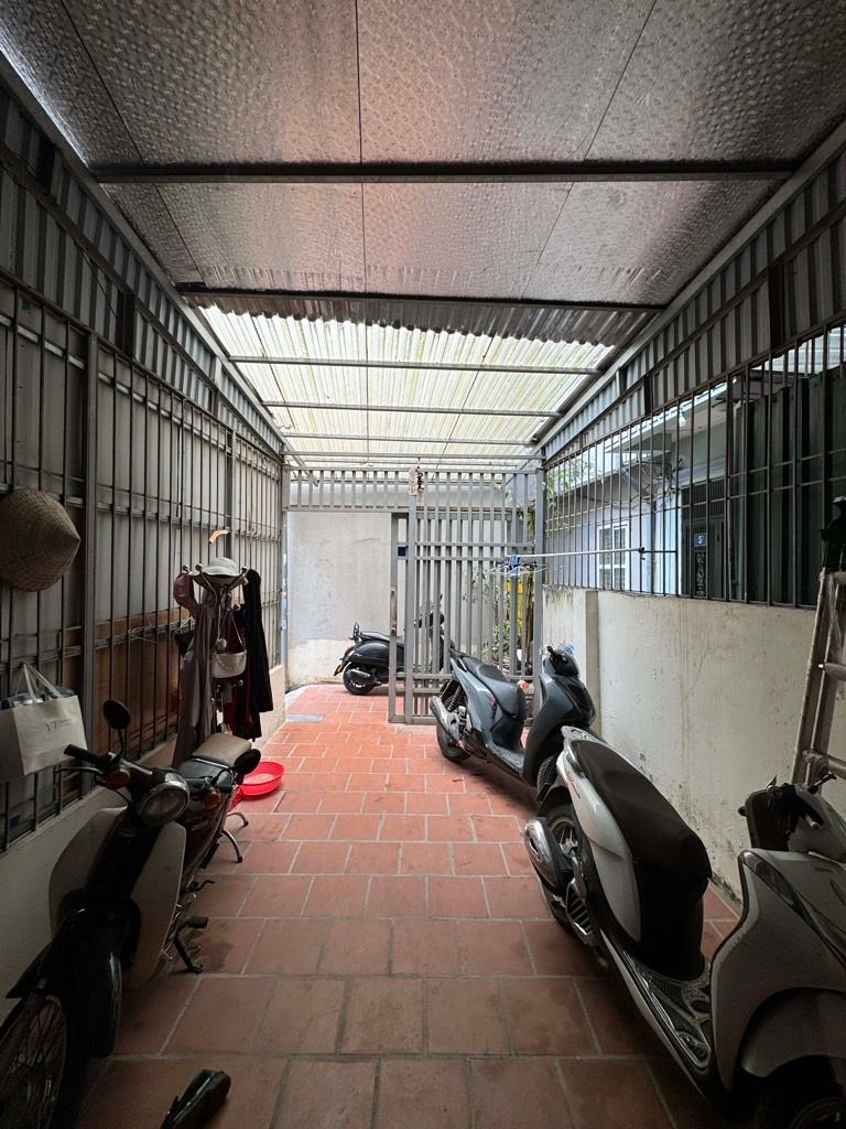 Bán nhà Kim Giang - diện tích 62.6m2 3 tầng - Ngõ gần ô tô - giá 12 tỷ