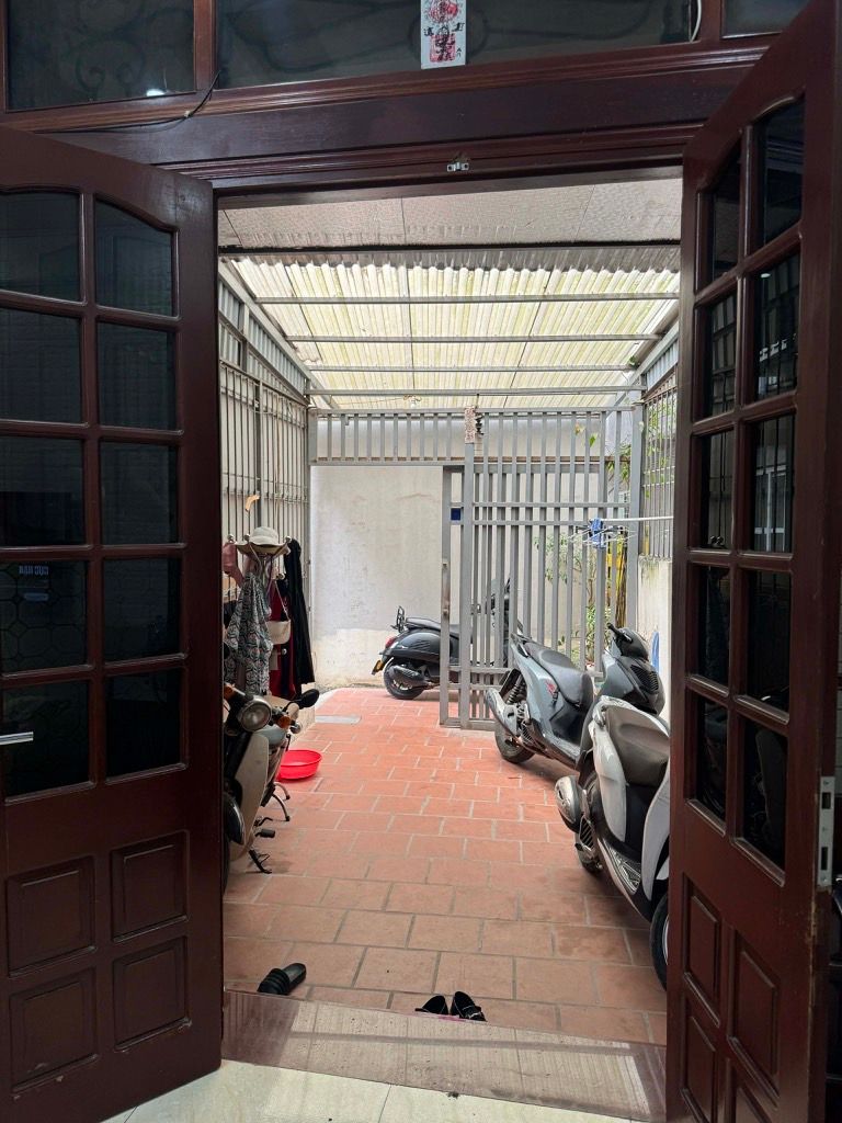 Bán nhà Kim Giang - diện tích 62.6m2 3 tầng - Ngõ gần ô tô - giá 12 tỷ