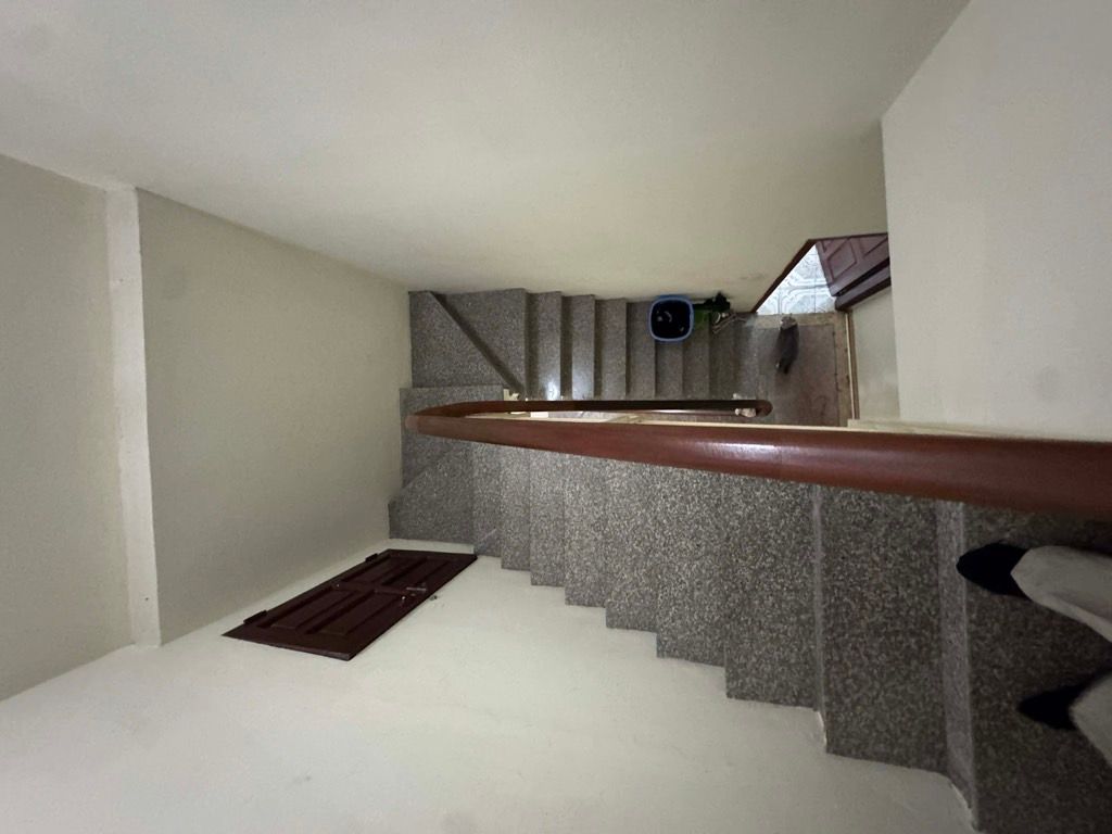 Bán nhà Kim Giang - diện tích 62.6m2 3 tầng - Ngõ gần ô tô - giá 12 tỷ