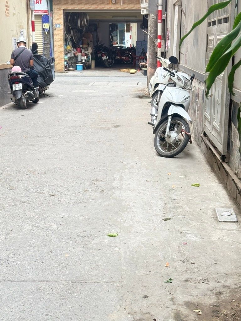 Bán nhà Định Công thượng - diện tích 39,2m2 1 tầng - ô tô đỗ cửa - giá 12,5 tỷ