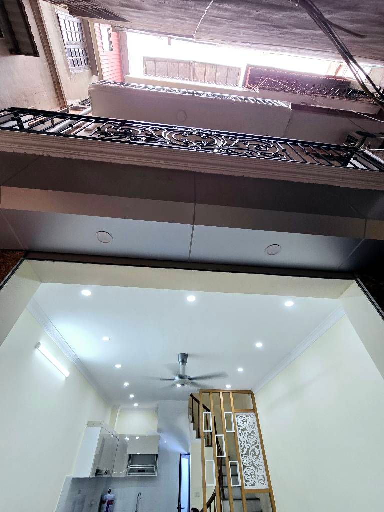 Bán nhà Minh Khai - diện tích 31m2 3 tầng - Nhà đẹp về ở ngay - giá 5,6 tỷ