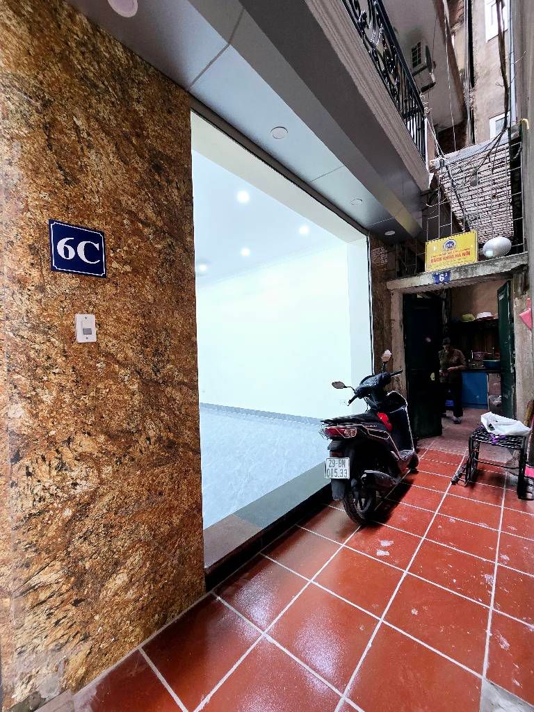 Bán nhà Minh Khai - diện tích 31m2 3 tầng - Nhà đẹp về ở ngay - giá 5,6 tỷ