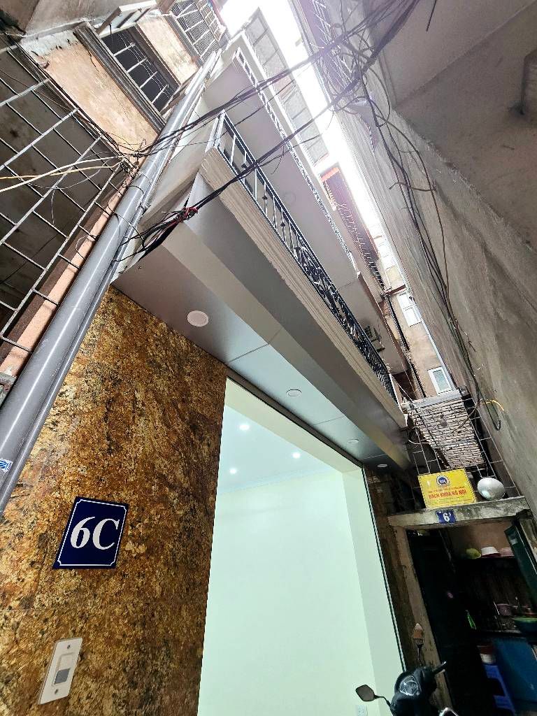 Bán nhà Minh Khai - diện tích 31m2 3 tầng - Nhà đẹp về ở ngay - giá 5,6 tỷ