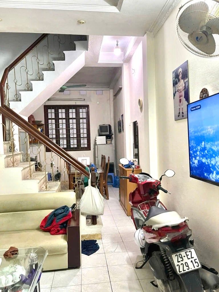 Bán nhà Đê La Thành - diện tích 32m2 4 tầng - ô tô đỗ cửa - giá 9,15 tỷ