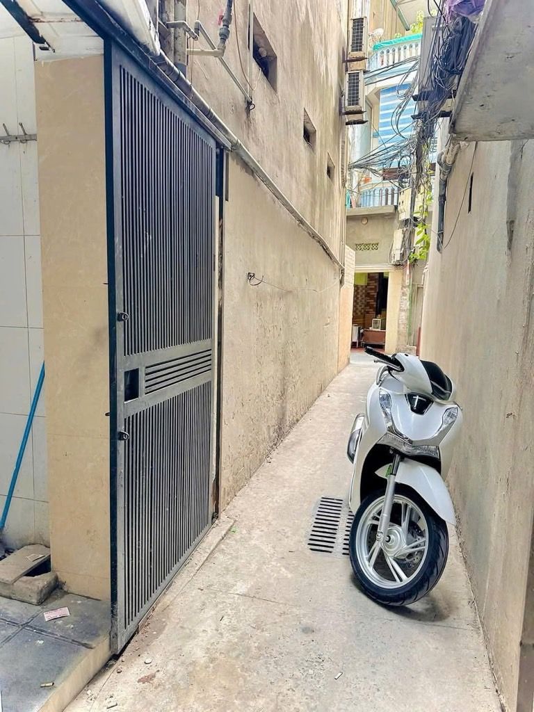 Bán nhà Trần Khát Chân - diện tích 19m2 5 tầng - Nhà đẹp đủ nội thất - giá 5,8 tỷ